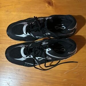 Volleyball shoes